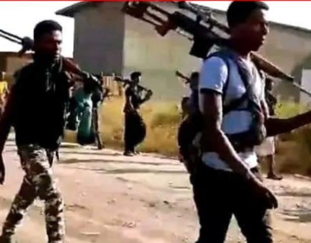 rapports de coups de feu alors que le FANO, motivé par les griefs, continue de résister