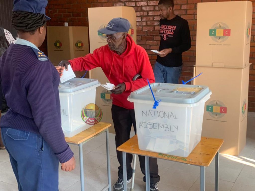 In Pictures: Zimbabweans cast vote in crucial polls