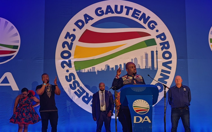 Le chef du GP DA, Msimanga, promet de continuer à unir le parti après sa réélection