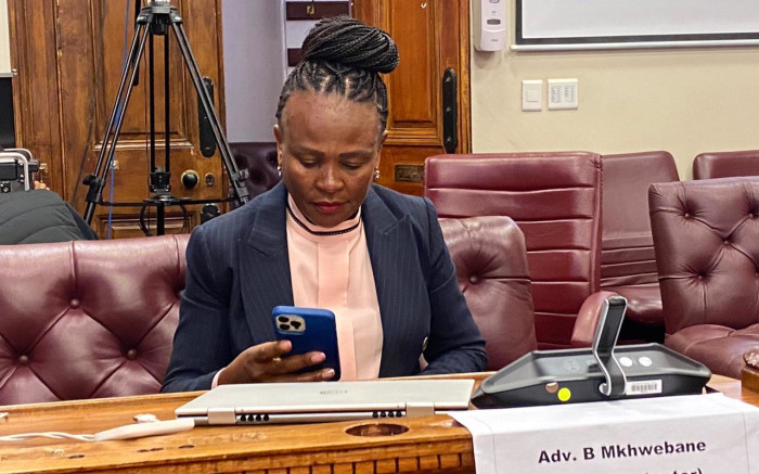 L'enquête en vertu de l'article 194 adopte un rapport final recommandant la destitution de Mkhwebane
