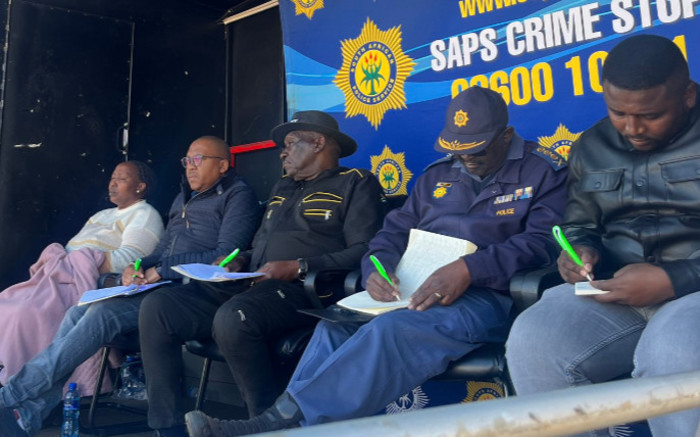 Les affaires intérieures vont expulser les suspects miniers illégaux sans papiers