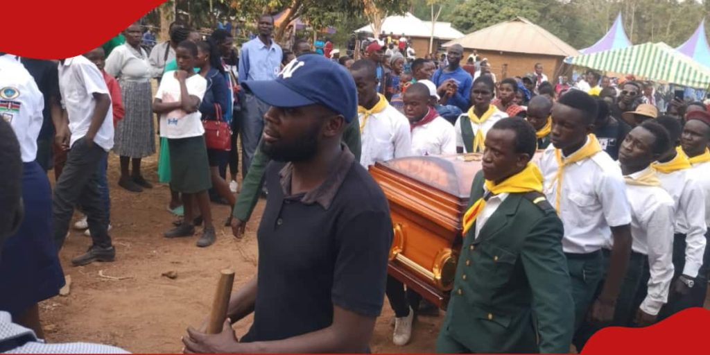 Migori : Les larmes coulent librement alors que 4 Kényans de moins de 30 ans tués lors de manifestations sont enterrés