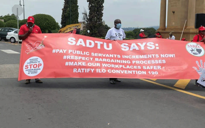 Des négociations intenses sur les salaires dans la fonction publique pourraient voir les syndicats conclure un accord de 2 ans avec le gouvernement