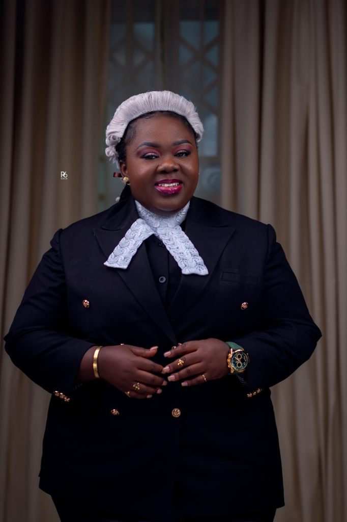 La personnalité médiatique Sandra Frimpong admise au barreau du Ghana