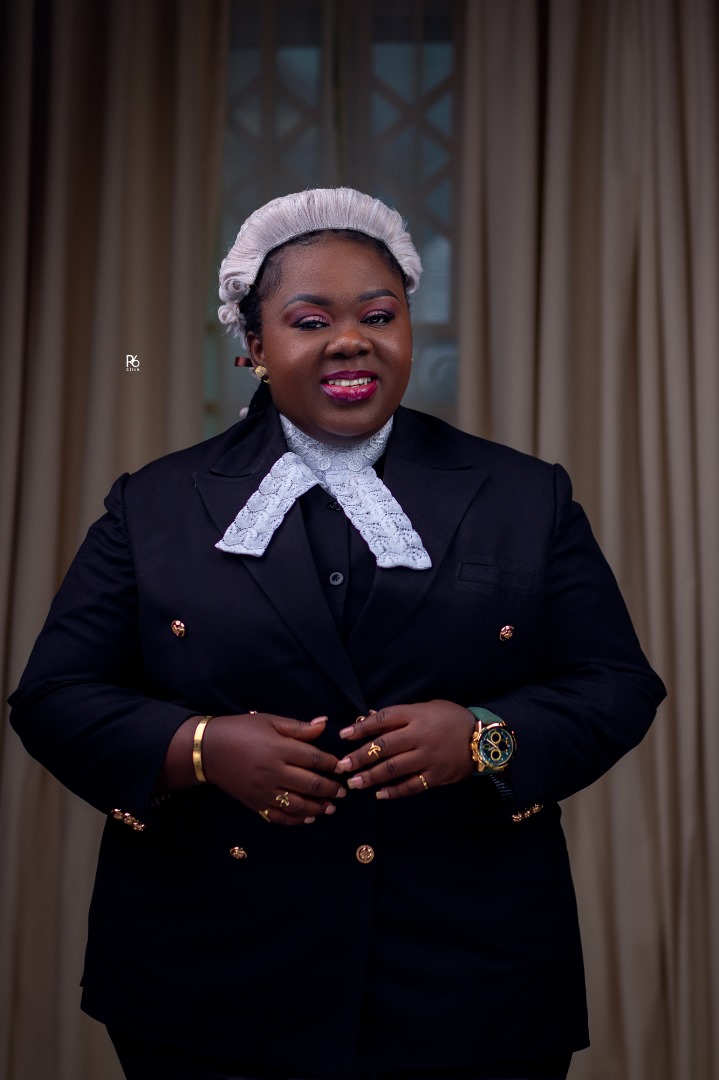 La personnalité médiatique Sandra Frimpong admise au barreau du Ghana