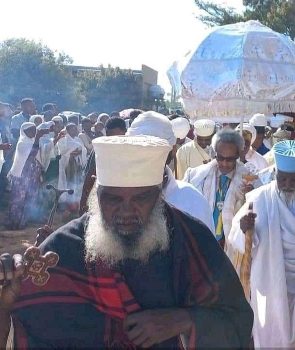 Un prêtre chrétien orthodoxe assassiné et un diacre inhumés