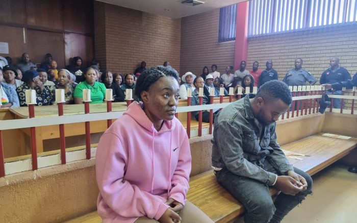 Lerato Mahlangu, accusé de meurtre pour fraude, comparé à une «veuve noire», se voit refuser la libération sous caution