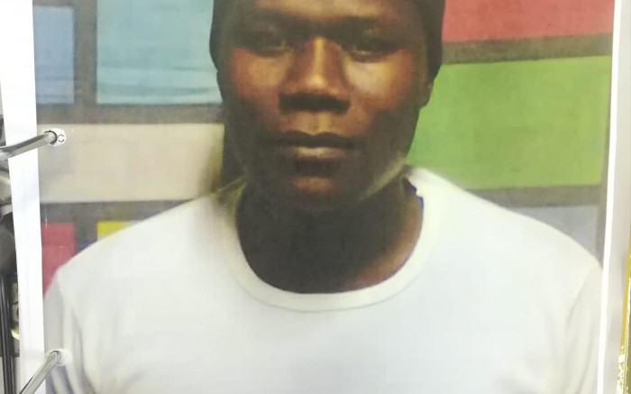 Les Hawks demandent l'aide du public pour retrouver un suspect lié au meurtre de Loyiso Nkohla