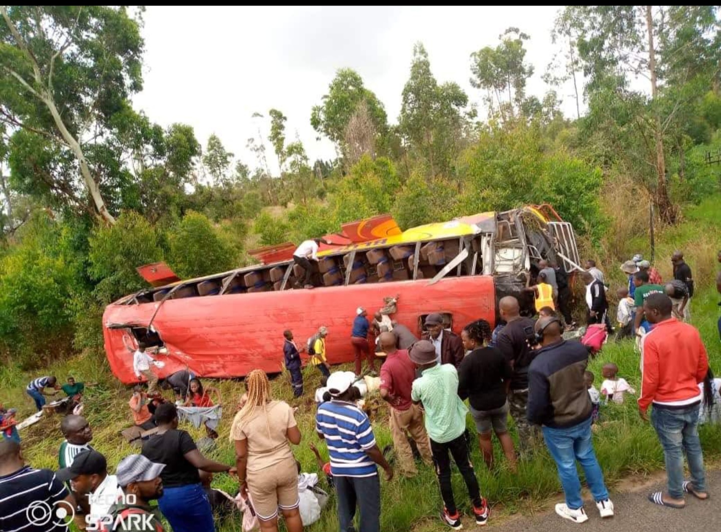 Cinq morts et plusieurs blessés dans l'accident de la route Harare-Mutare