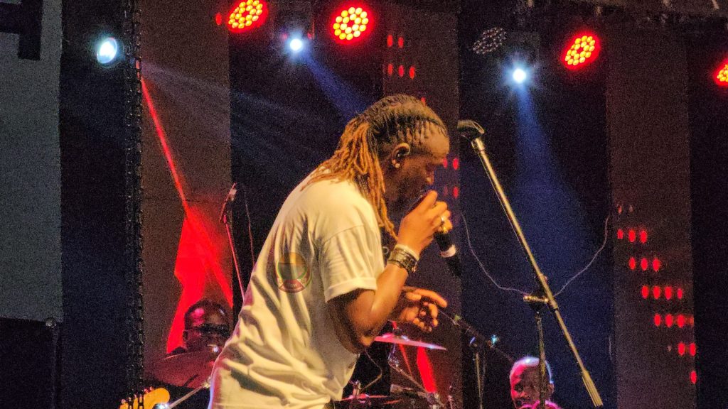 Jah Prayzah et Mafikizolo lors d'un événement musical exclusif de Noël