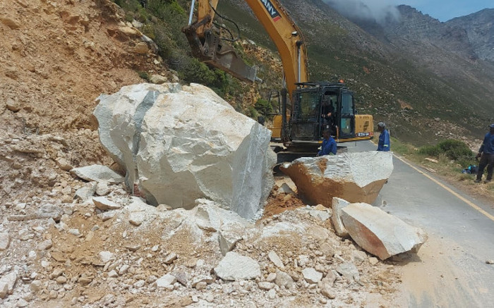 Les réparations à Clarence Drive, R44 progressent bien