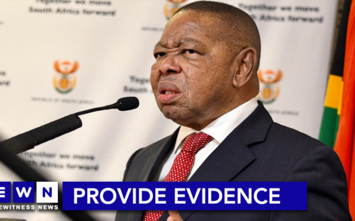 Nzimande dit que l'OUTA doit fournir des preuves sur les allégations de corruption de la NSFAS