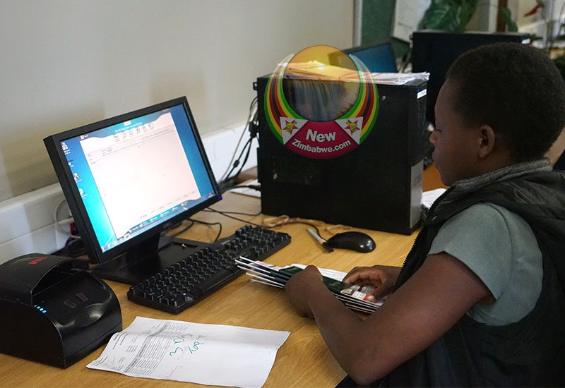 Plus de 50 % de la main-d'œuvre employée au Zimbabwe gagne 18 USD par mois