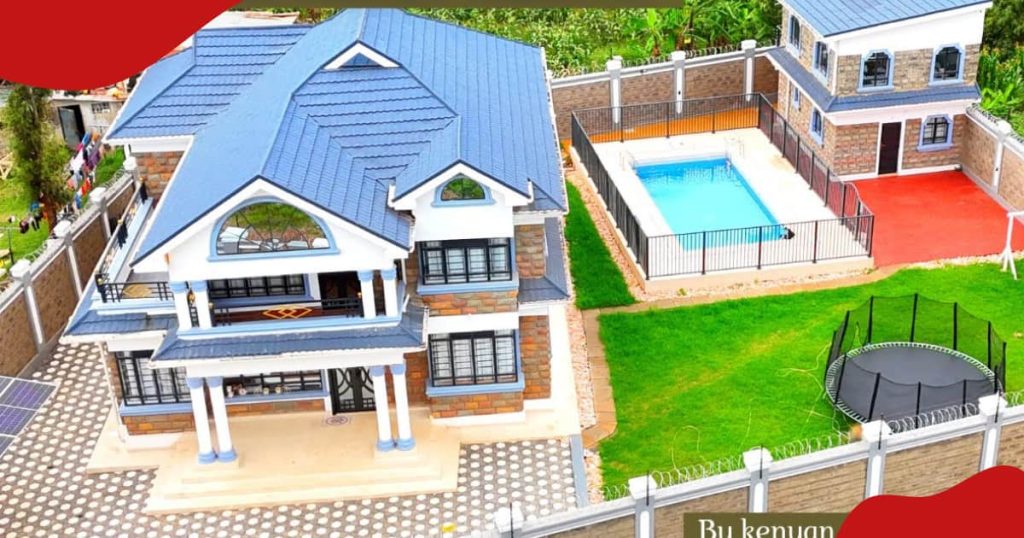 Un couple kenyan de la diaspora construit un manoir à Grand Ruiru avec une salle de conférence et une piscine