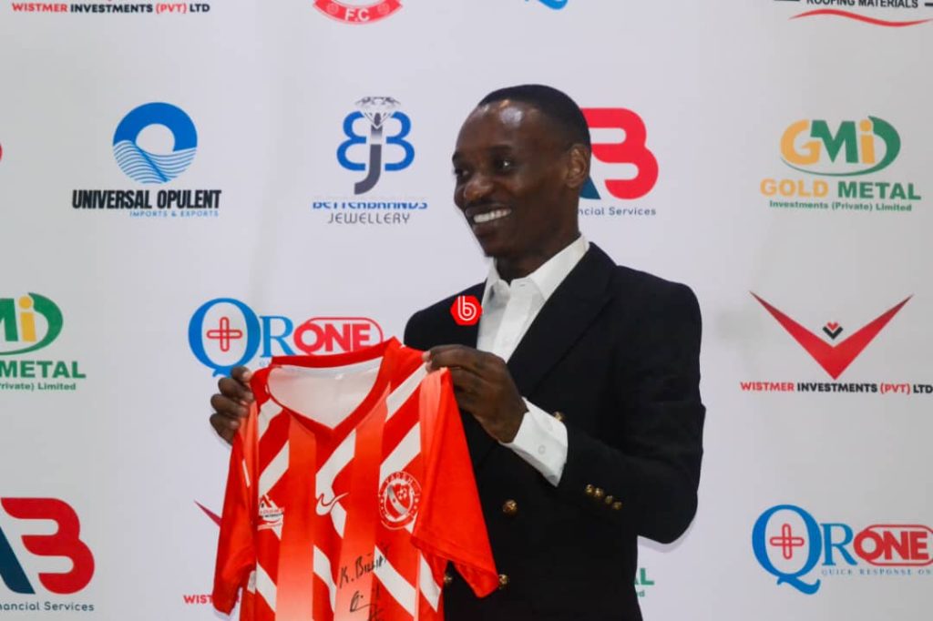 Les maillots de Khama Billiat vendus aux enchères pour 25 000 dollars