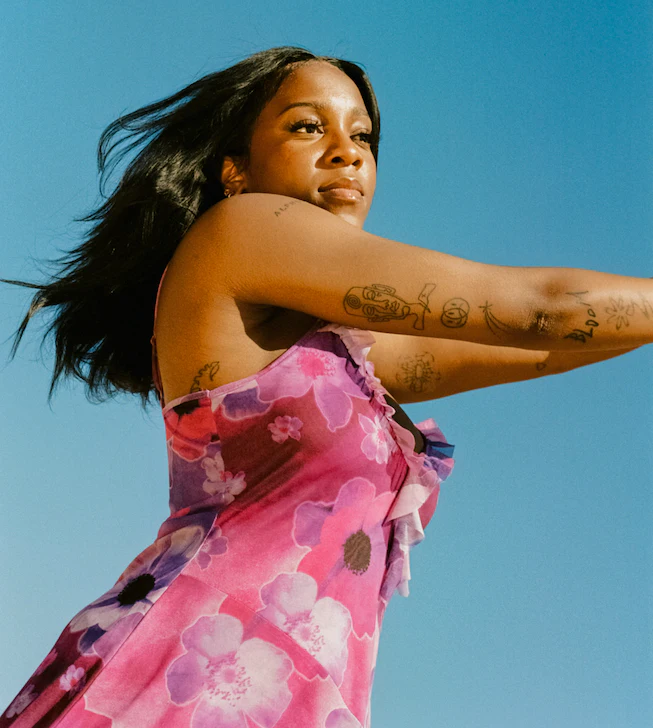 Rachel Chinouriri a dévoilé un nouveau single sur la connaissance de sa propre valeur,