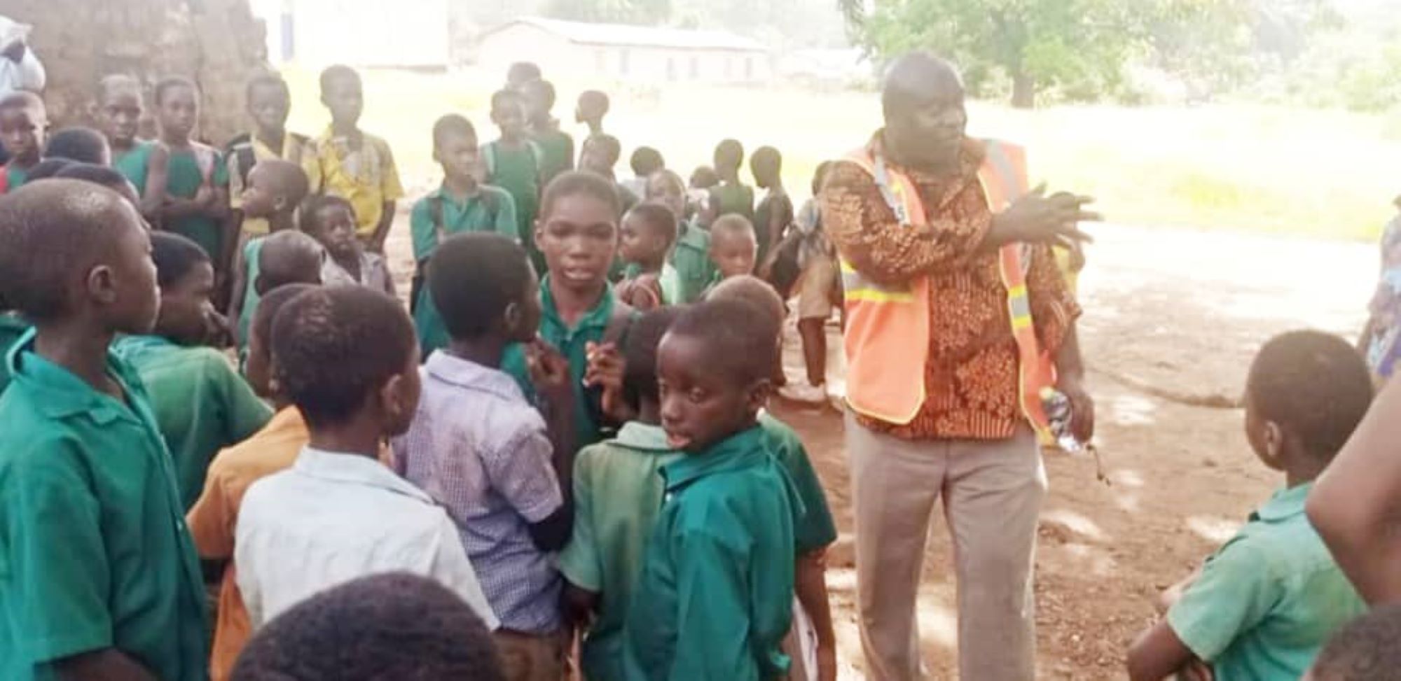 Une tempête de pluie fait des ravages dans les bâtiments détruits de Biakoye
