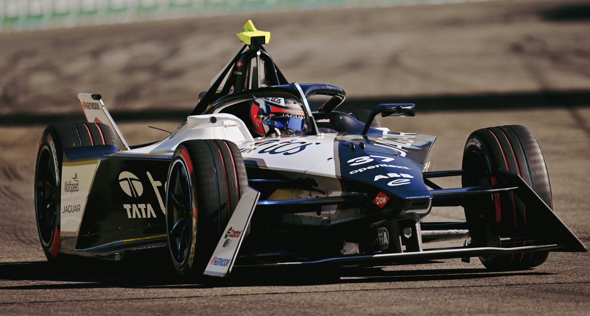 Sheldon Van Der Linde Jaguar I Type Jaguar Tcs Racing Sheldon Van Der Linde Jaguar I Type Jaguar Tcs Racing