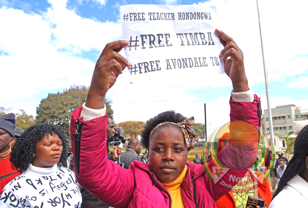 Vos jours sont comptés ! – le gouvernement met en garde après que l'opposition a menacé de protester contre la détention de militants du parti