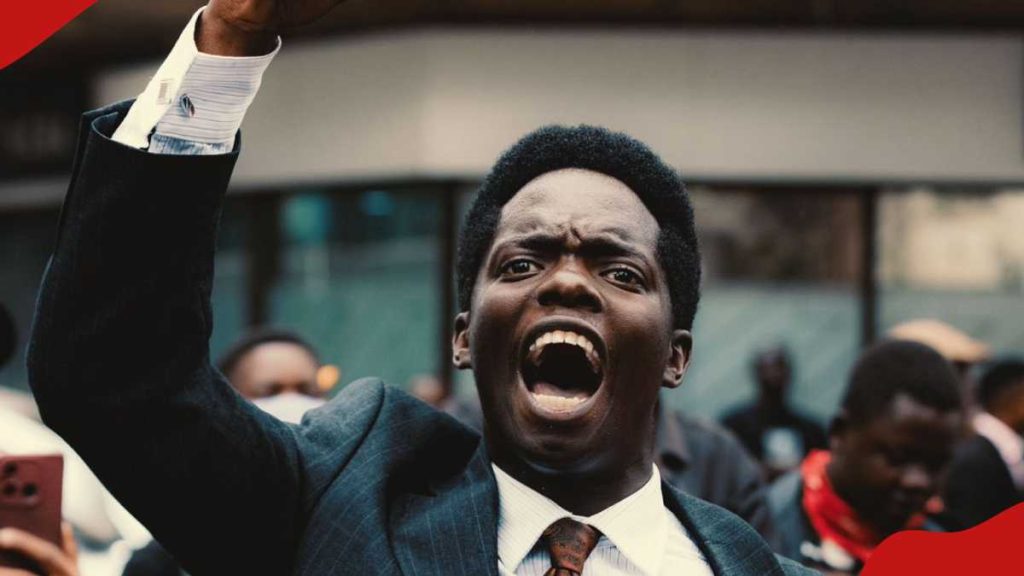 Kasmuel Mcoure ne parvient pas à convaincre la femme de ménage de l'aéroport d'arrêter de travailler : « Nitapata Wapi Gorogoro ? »