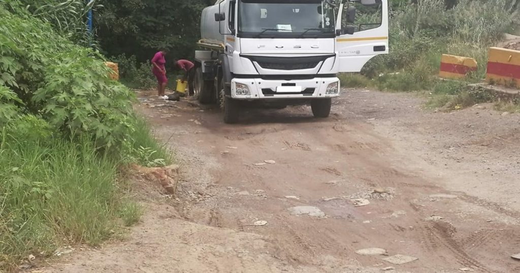 La municipalité d'eThekwini reste muette sur l'enquête concernant une entreprise vendant de l'eau illégalement