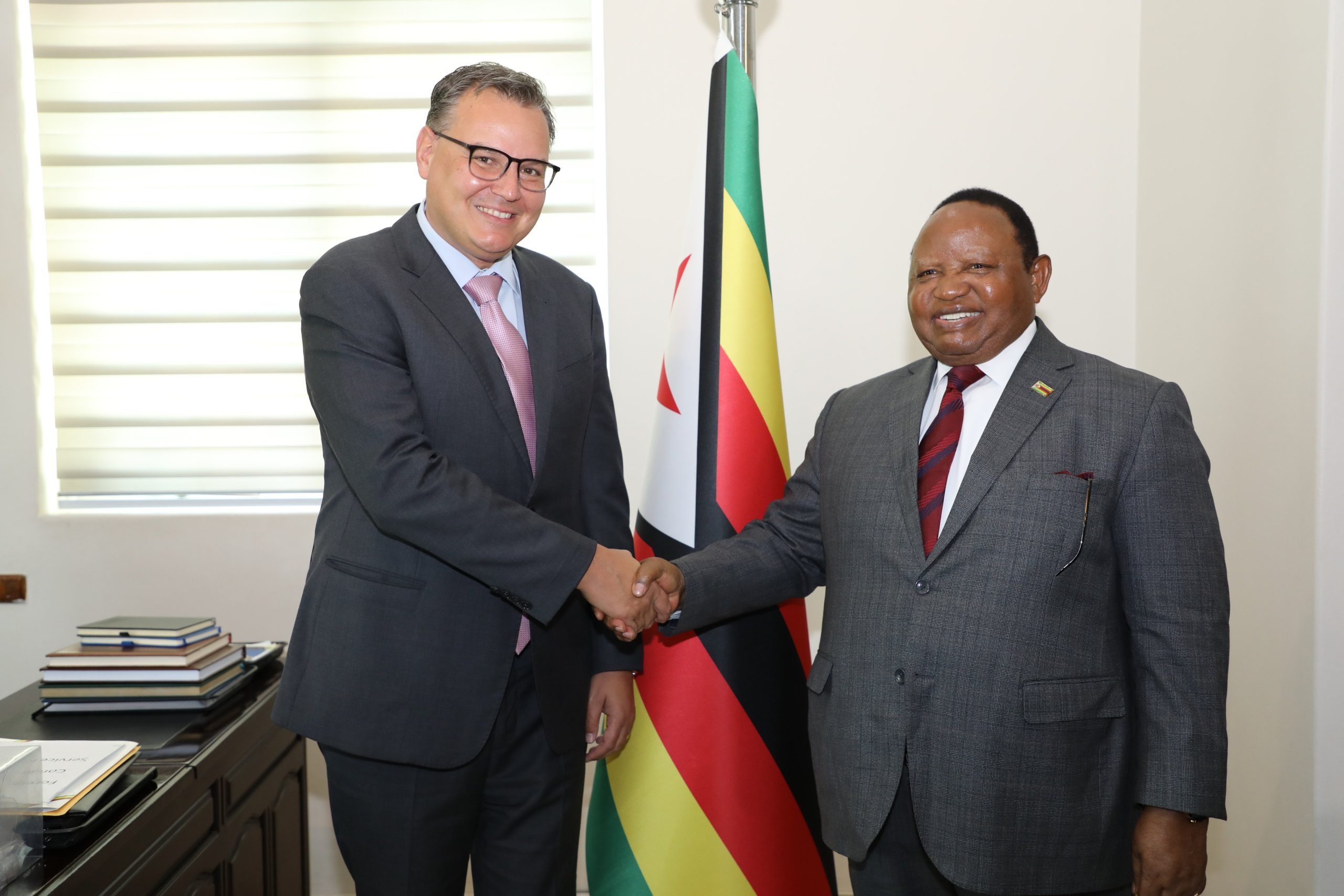 Swiss govt hails Zimbabwe for pledging compensation payouts to white farmers expected October