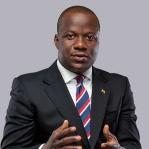 Yagbonwura rend hommage à l'honorable Abu Jinapor pour le formidable développement de Damongo