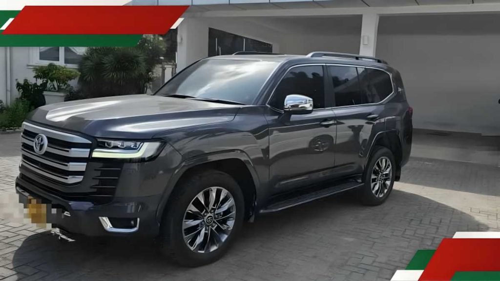 Kiambu : la toute nouvelle Toyota LC300 réduite en cendres après avoir prétendument heurté et tué un couple