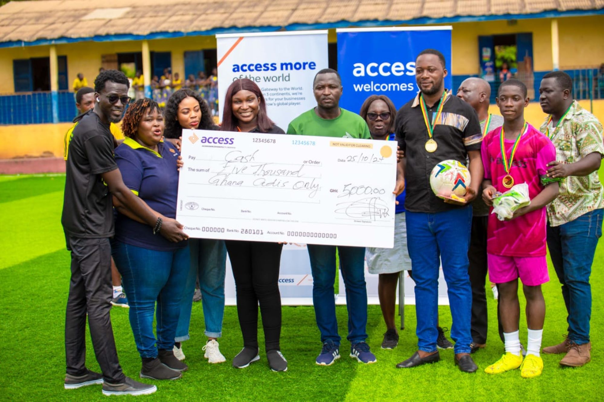 Koforidua : Access Bank organise un concours pour les écoles de base