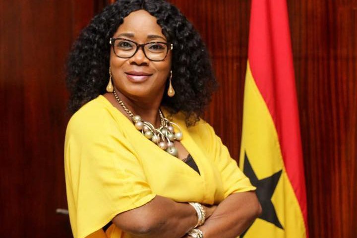 La députée d'Agona West accuse le NPP de conspirer avec la commission électorale pour l'exclure des élections