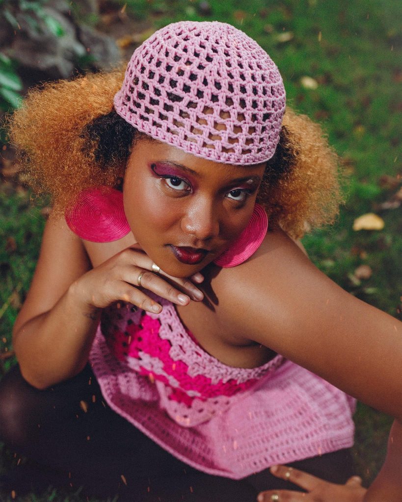 Anabel Rose partage la tracklist de son prochain projet "Something About A Rose"