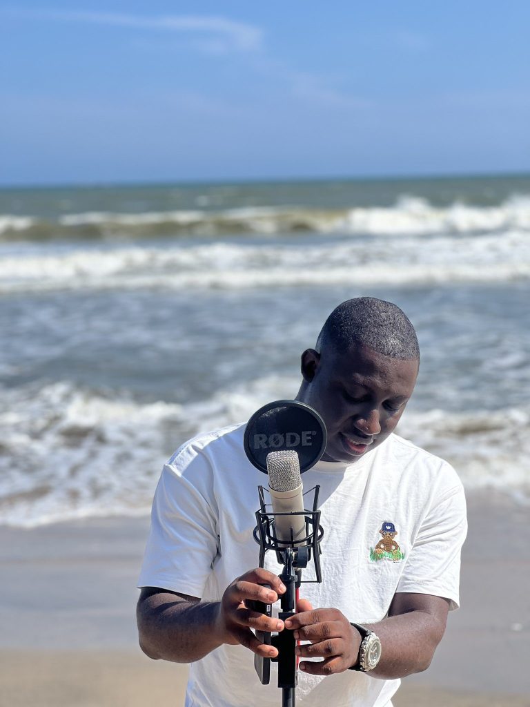 Christoven partage son nouveau single « Out The Way »