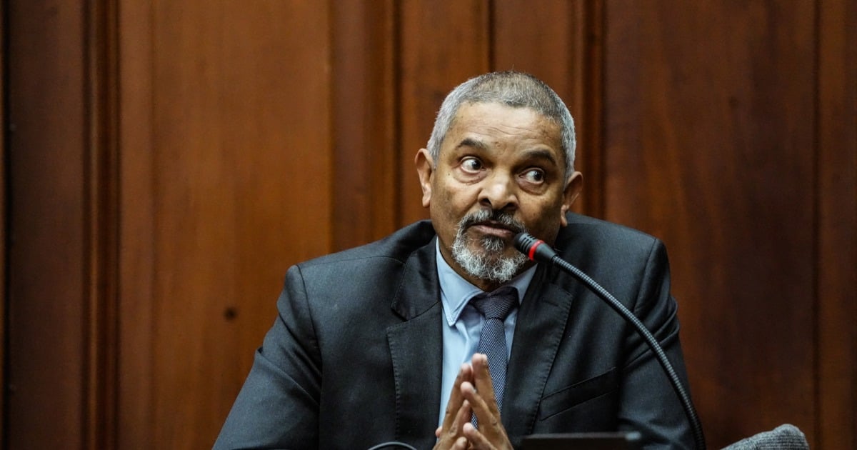 Jeremy Vearey contre-interrogé sur des allégations de corruption et de perquisitions