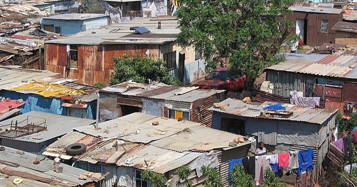 L'Opération Dudula lance un projet pilote à Soweto pour responsabiliser les habitants en tant que propriétaires de magasins spaza