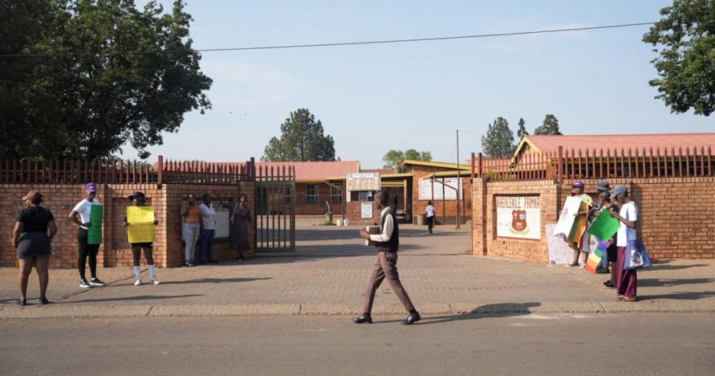 La mère d'un élève Thokoza victime d'intimidation et aujourd'hui décédé, affirme que le retour de l'enseignant à l'école est une menace