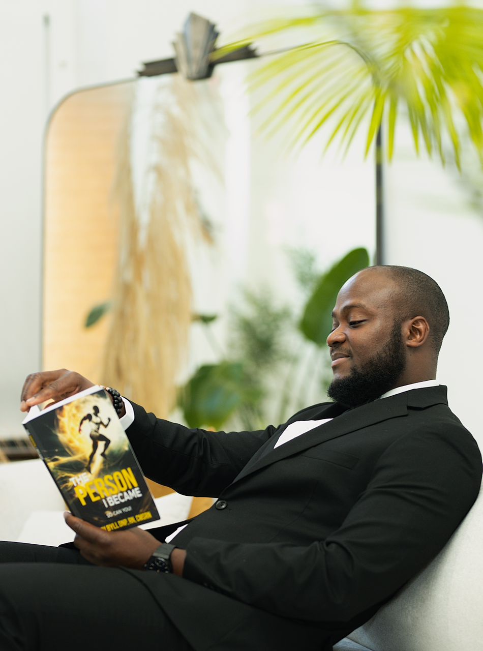 La professionnelle de la santé Asri Byll publie un mémoire puissant « La personne que je suis devenue : vous aussi », décrivant la découverte de soi et la résilience