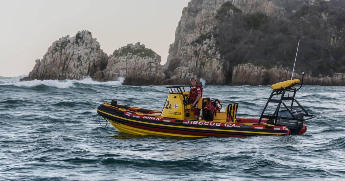 Les recherches se poursuivent pour retrouver un homme attrapé par un courant de retour sur la plage de Monwabisi.