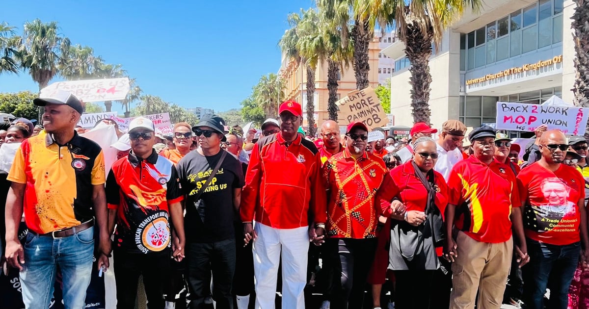 Les syndicats et les groupes de la société civile défilent à Parly pour exiger un budget pour les pauvres et la classe ouvrière