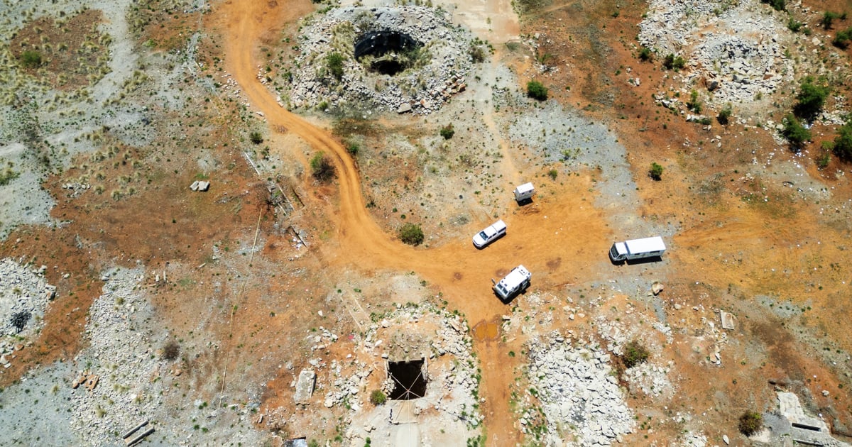 Un mineur illégal qui a refait surface à Stilfontein pour servir d'intermédiaire entre Zama Zamas et l'équipe de secours