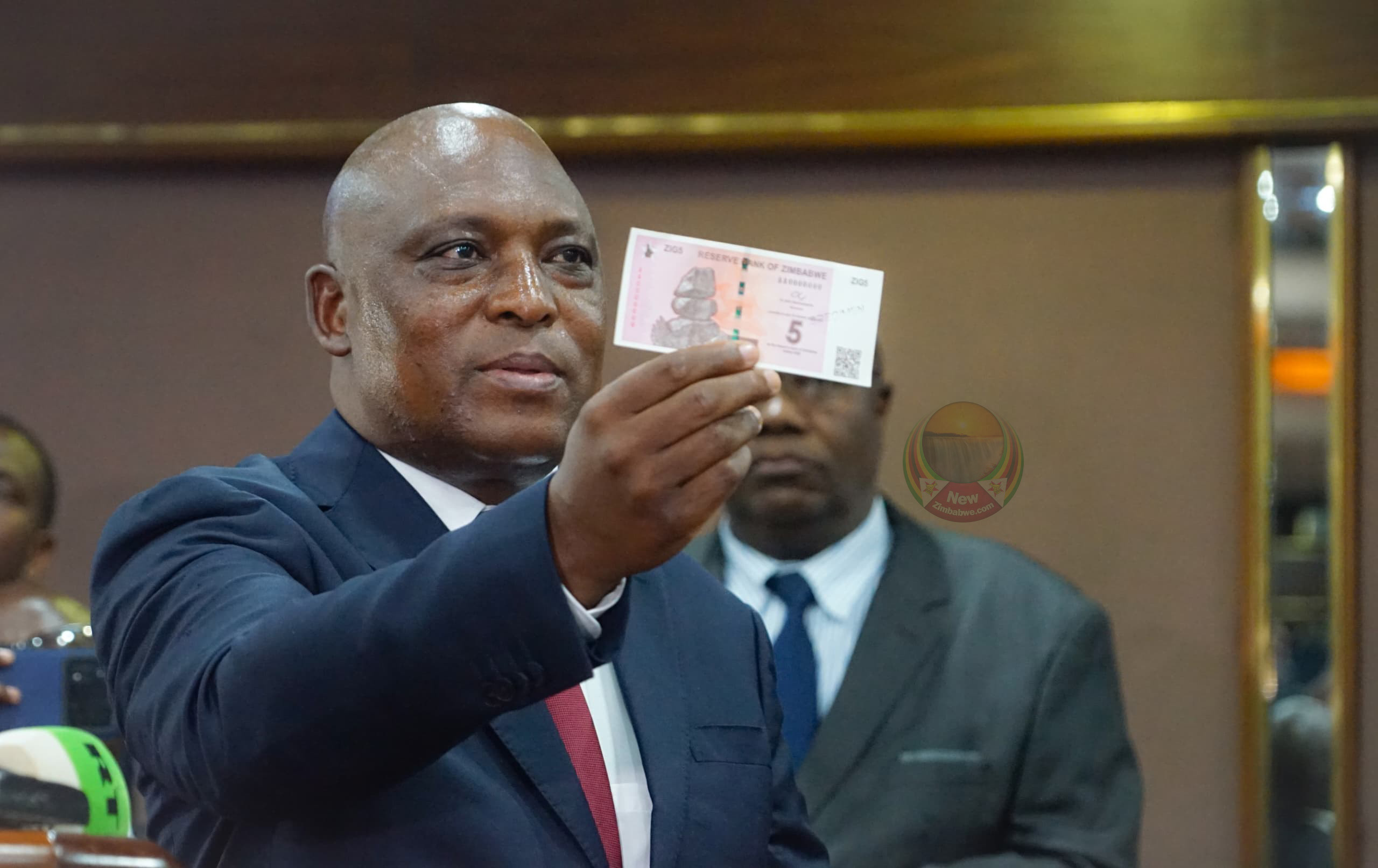 Zimbabwe’s central bank retains Africa’s highest interest rate at 35%