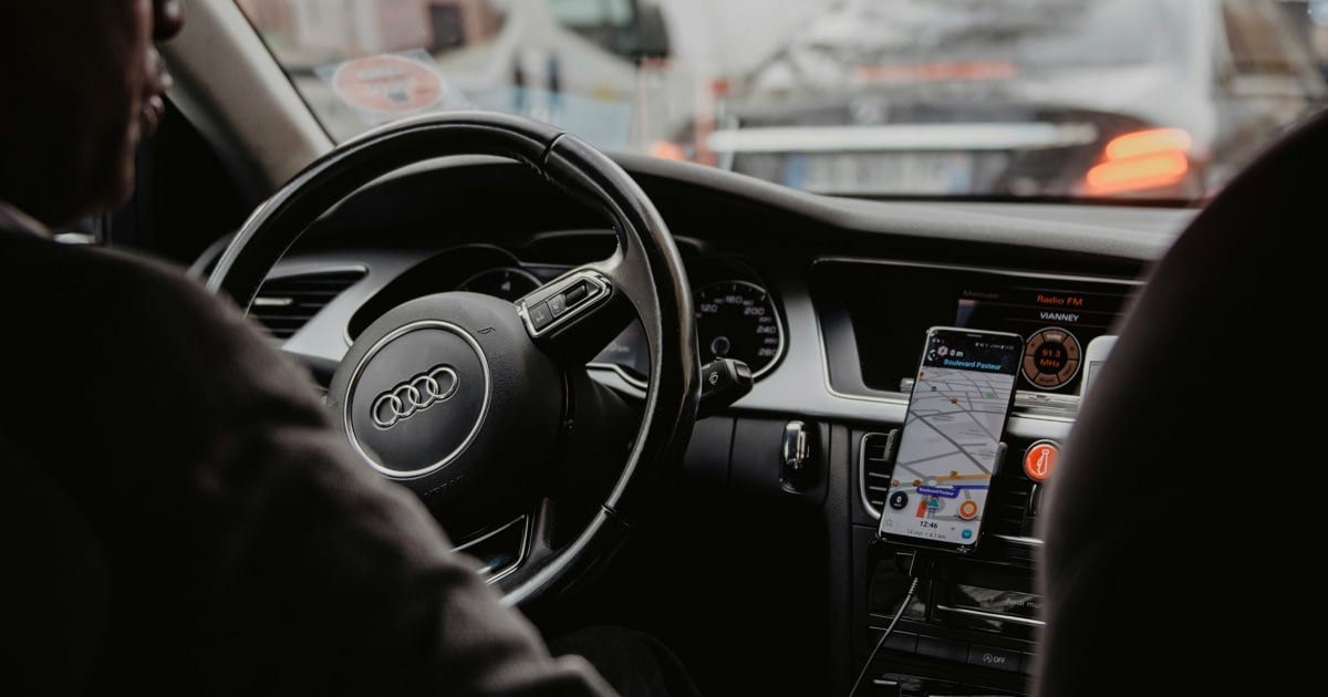 La majorité des demandes de courrier électronique reçues par le département de transport Tshwane des étrangers sans papiers, explique MMC