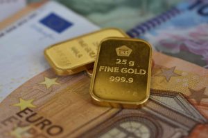 Les prix de l'or montent en flèche alors que la pression de l'offre s'intensifie au milieu des peurs tarifaires