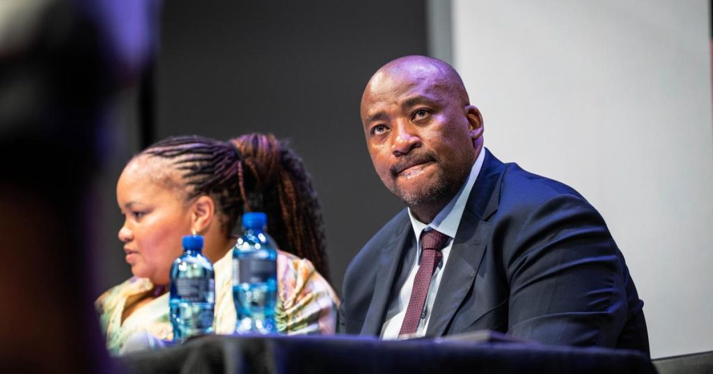 Lors des funérailles de Doc Shebeleza, McKenzie affirme que le gouvernement continue de « laisser tomber » les artistes locaux