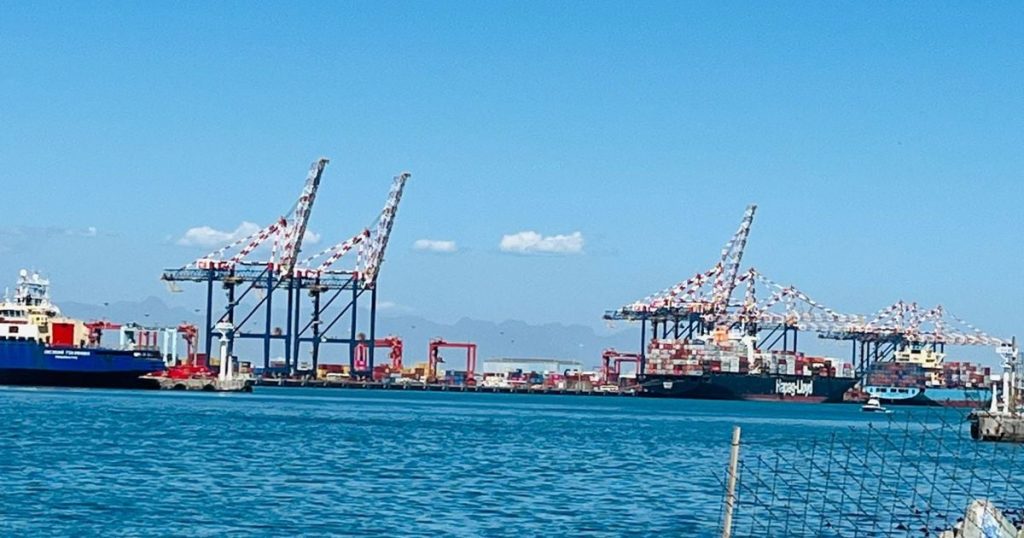 Transnet excluant Cape Town Harbour de l'investissement du secteur privé est inexplicable
