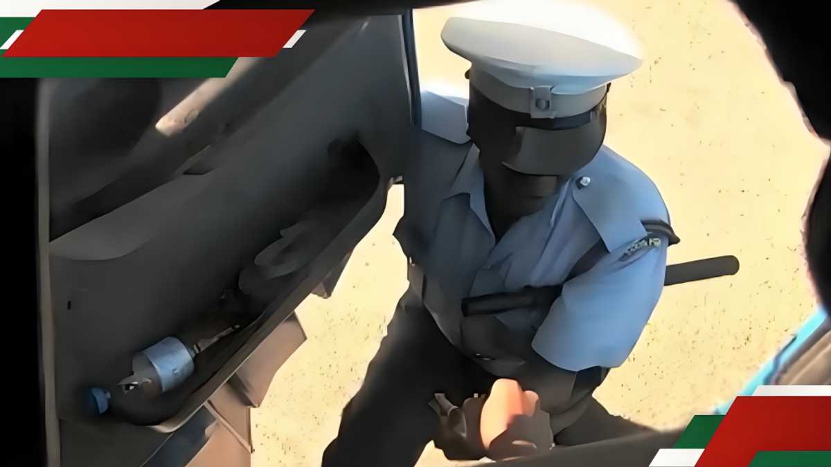 Une vidéo capture le moment dramatique où un policier de Makueni arrêté en train de collecter des pots-de-vin à Nairobi apparaît