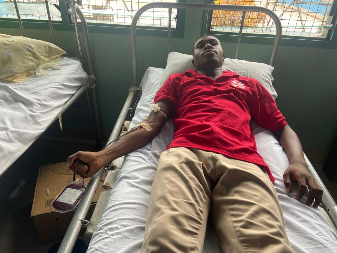 Les étudiants de l'école de formation en soins infirmiers Ankaful soutiennent le don de sang de la fondation MTN au National Blood Service
