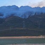 2 incendies à Wellington contenaient; Les pompiers qui luttent contre Witzenberg, Oaklands incendie