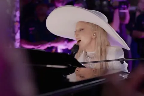 Fox Lady Gaga joue à la Nouvelle-Orléans
