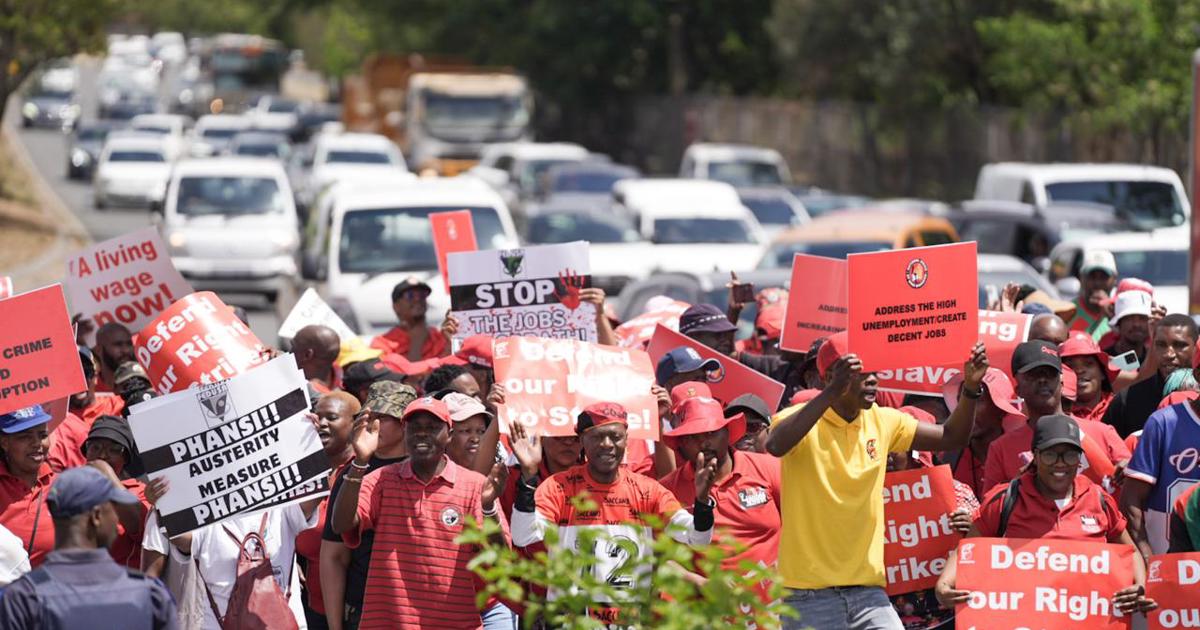 COSATU prévoit des manifestations contre l'austérité des mesures avant le discours budgétaire