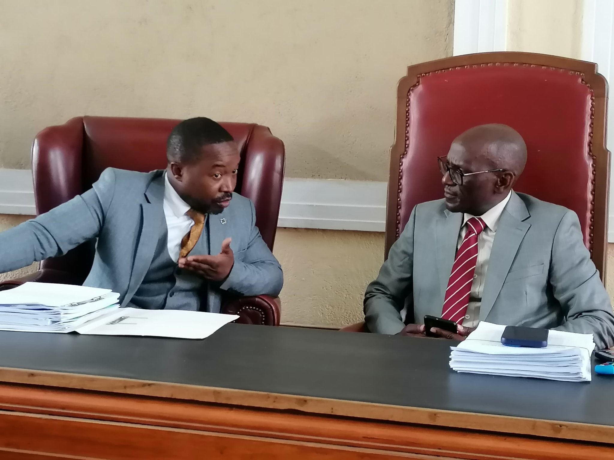 Harare City Council executives blow US$1 million from City Parking on posh cars, US$120,000 a year on holidays amid poor service delivery 